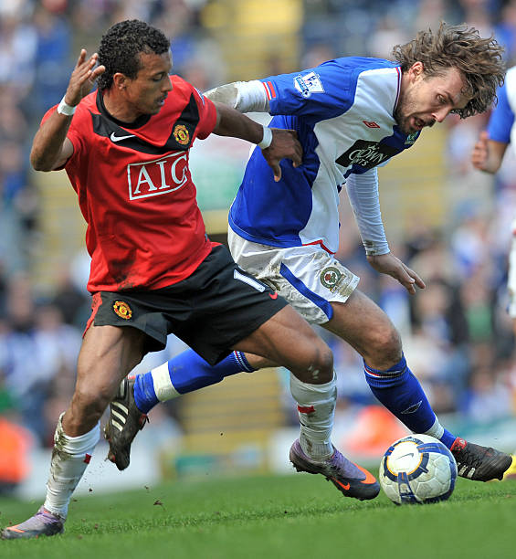 于球场内 于球场内