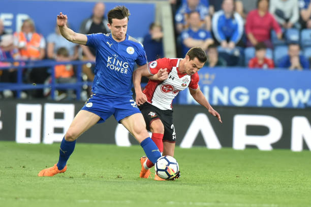 不假思索地 不假思索地